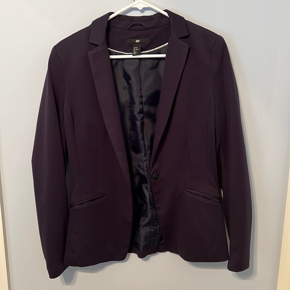 H&M women’s navy blue blazer - size 8